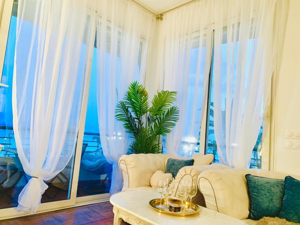 Endless Stunning Mediterranean Sea Views Promenade Des Anglais Ницца Экстерьер фото